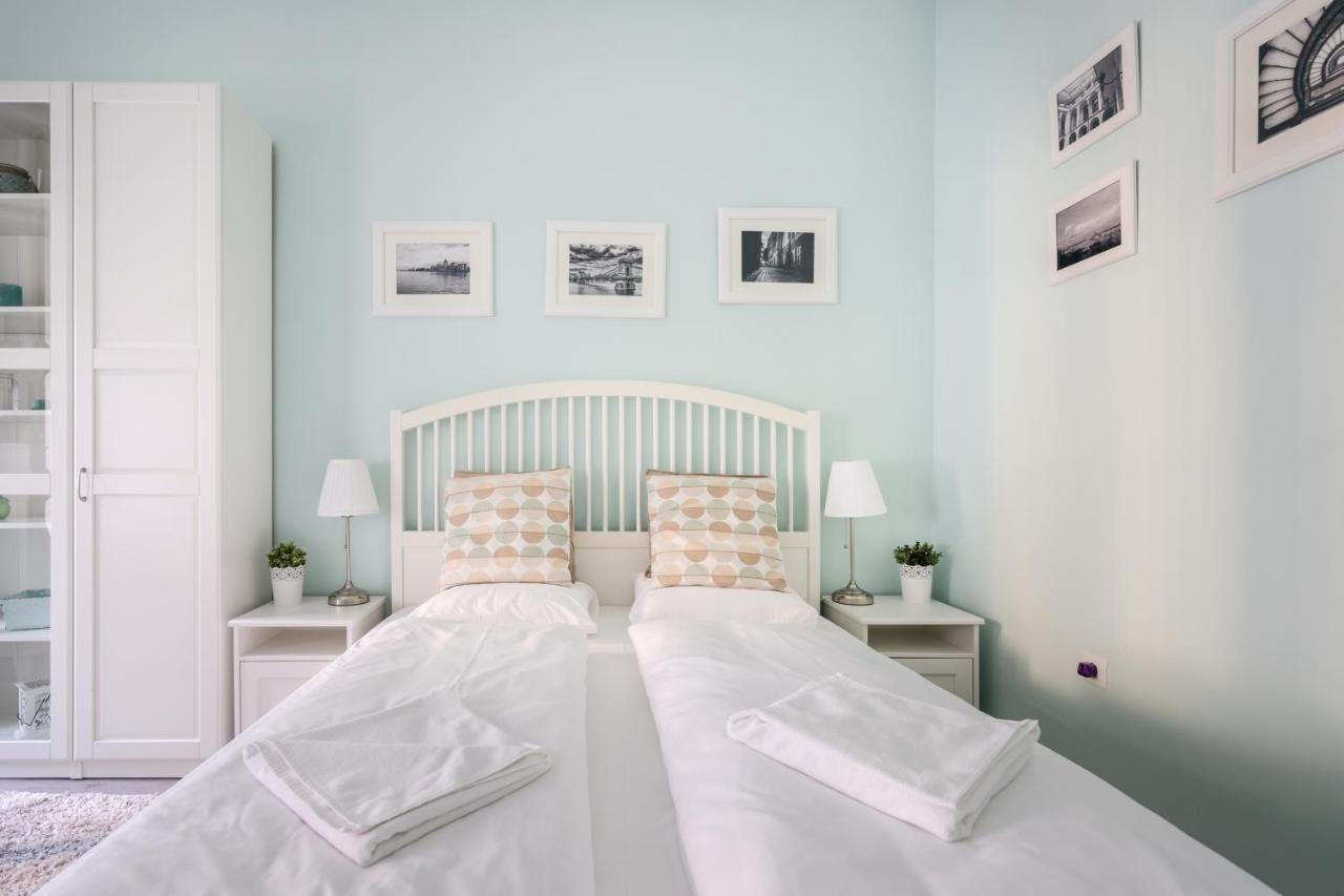Stella Apartment บูดาเปสต์ ภายนอก รูปภาพ