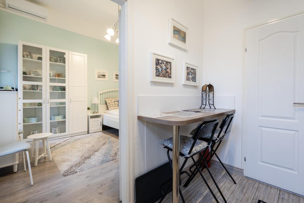 Stella Apartment บูดาเปสต์ ภายนอก รูปภาพ