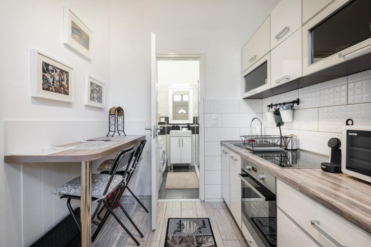 Stella Apartment บูดาเปสต์ ภายนอก รูปภาพ