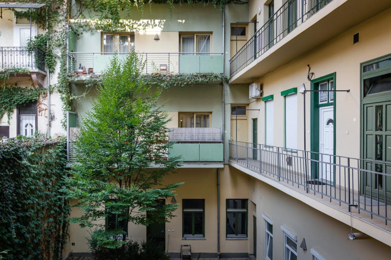 Stella Apartment บูดาเปสต์ ภายนอก รูปภาพ