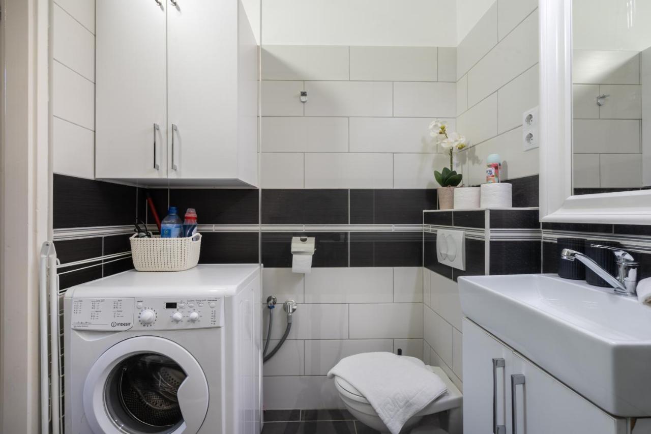 Stella Apartment บูดาเปสต์ ภายนอก รูปภาพ
